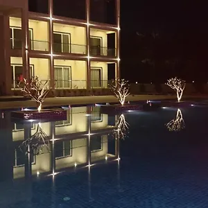 Le Palms & *** Udaipur